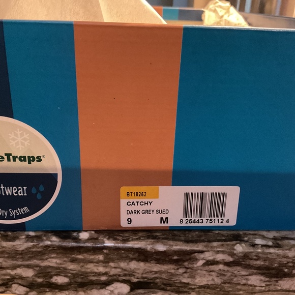 NWT BareTraps tall wedge boots - Picture 5 of 5